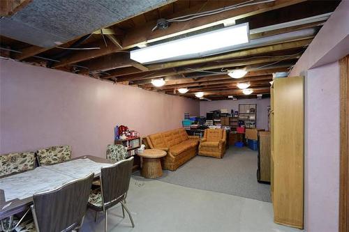 210 Dunrobin Ave, Winnipeg, MB 