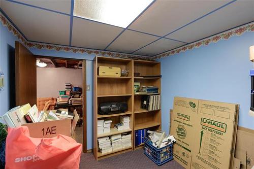 210 Dunrobin Ave, Winnipeg, MB 