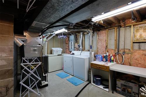 210 Dunrobin Ave, Winnipeg, MB 