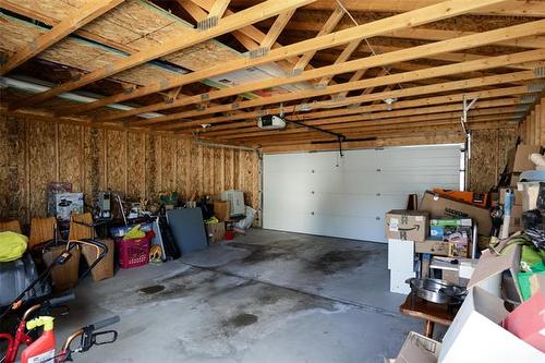 210 Dunrobin Ave, Winnipeg, MB 