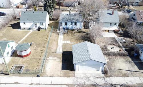 210 Dunrobin Ave, Winnipeg, MB 