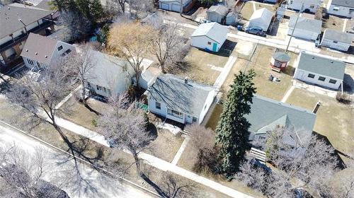 210 Dunrobin Ave, Winnipeg, MB 