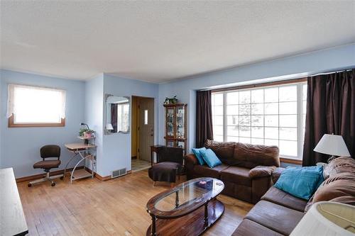 210 Dunrobin Ave, Winnipeg, MB 