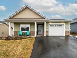 35 Elizabeth Avenue Garlands Crossing, NS B0N 2T0