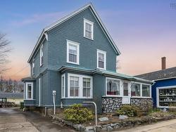 60 Commercial Street Middleton, NS B0S 1P0