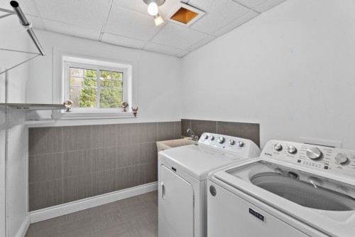 Salle de lavage - 11 Ch. Twin-Lake, Arundel, QC - Indoor Photo Showing Laundry Room