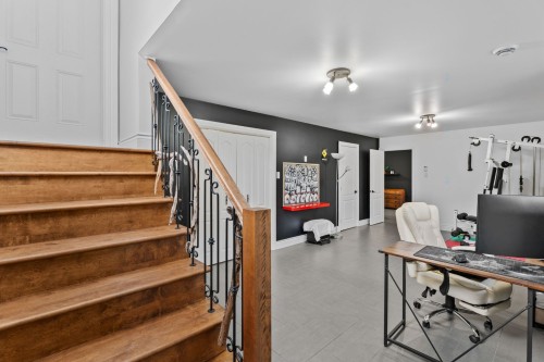 Salle familiale - 11 Ch. Twin-Lake, Arundel, QC - Indoor Photo Showing Office