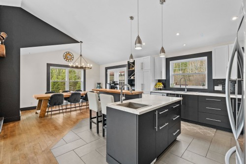 Cuisine - 11 Ch. Twin-Lake, Arundel, QC - Indoor Photo Showing Kitchen With Upgraded Kitchen