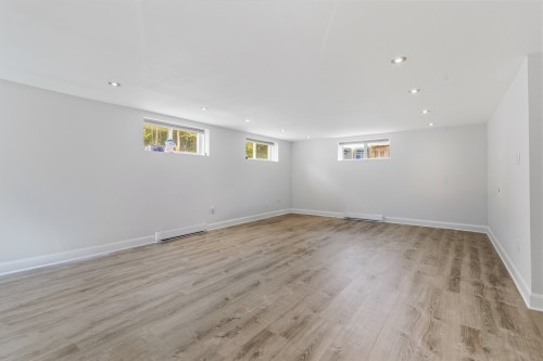 Salle de jeux - 3874 Rue Bergevin, Laval (Saint-Vincent-De-Paul), QC - Indoor