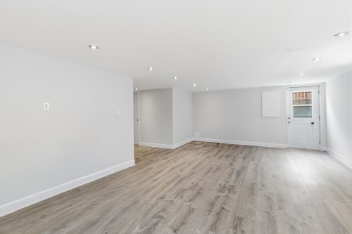 Salle de jeux - 3874 Rue Bergevin, Laval (Saint-Vincent-De-Paul), QC - Indoor Photo Showing Other Room