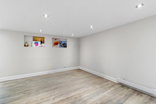 Salle de jeux - 3874 Rue Bergevin, Laval (Saint-Vincent-De-Paul), QC - Indoor Photo Showing Other Room