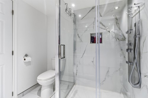 Salle de bains - 3874 Rue Bergevin, Laval (Saint-Vincent-De-Paul), QC - Indoor Photo Showing Bathroom