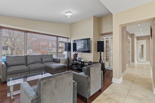 Salon - 3874 Rue Bergevin, Laval (Saint-Vincent-De-Paul), QC - Indoor Photo Showing Living Room