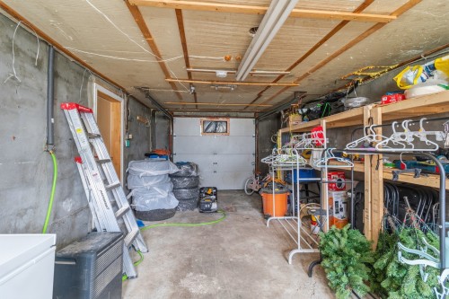 Garage - 3874 Rue Bergevin, Laval (Saint-Vincent-De-Paul), QC - Indoor Photo Showing Garage