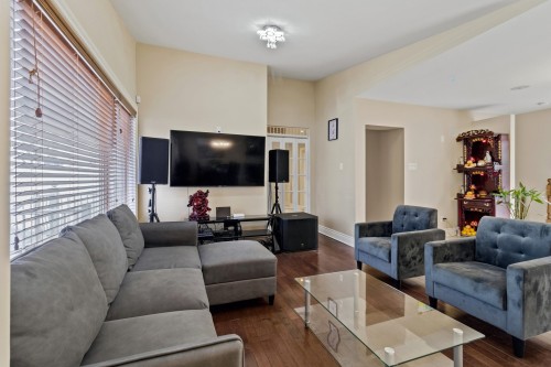 Salon - 3874 Rue Bergevin, Laval (Saint-Vincent-De-Paul), QC - Indoor Photo Showing Living Room