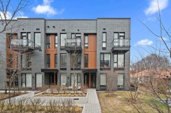 1991 Rue Suzanne-Coallier  Montréal (Saint-Laurent), QC H4M 0A9