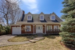 266 Rue des Vosges  Saint-Lambert, QC J4S 1M2