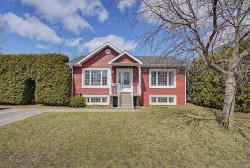 44 Rue Deland  Saint-Jean-Sur-Richelieu, QC J3B 8R3