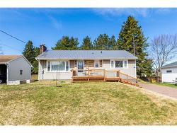18 Hillcrest AVE Sackville, NB E4L 3Y2