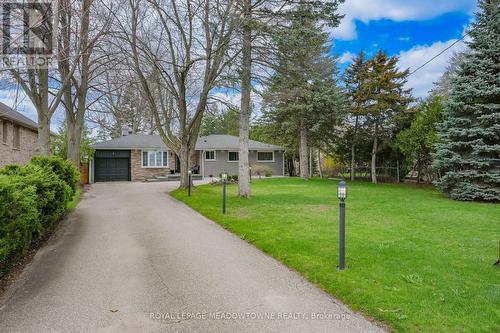 4 CHIPPER COURT  Halton Hills, ON L7G 1L3