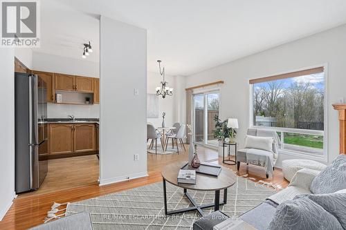 2393 Dalebrook Drive, Oakville, ON - Indoor Photo Showing Living Room