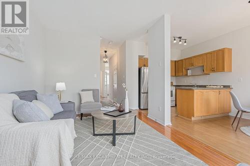 2393 Dalebrook Drive, Oakville, ON - Indoor