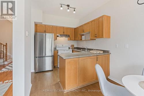 2393 Dalebrook Drive, Oakville, ON - Indoor Photo Showing Kitchen