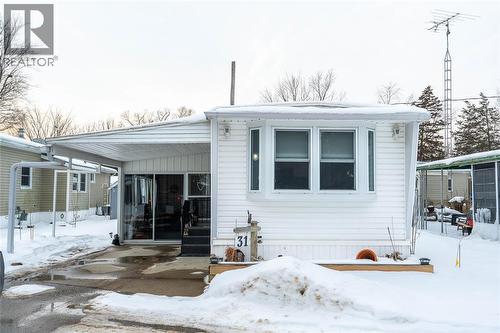 1940 LONDON LINE Unit# 31  Sarnia, ON N7W 1B5