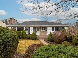 7 LINCOLN Drive  Bedford, NS B4A 1S6