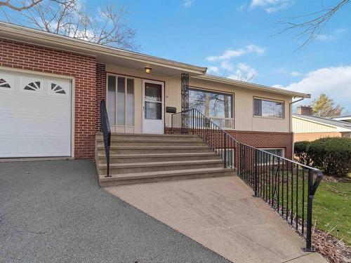 71 Woodward Crescent, Halifax, NS 