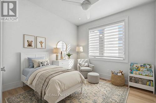 2267 Fifth Line W, Mississauga, ON - Indoor Photo Showing Bedroom