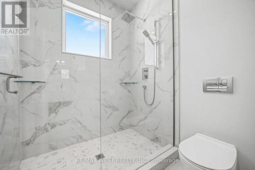 2267 Fifth Line W, Mississauga, ON - Indoor Photo Showing Bathroom