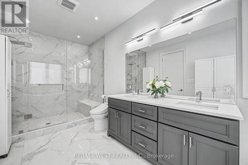 2267 Fifth Line W, Mississauga, ON - Indoor Photo Showing Bathroom