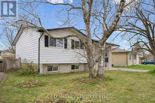 124 Montcalm Drive, Kitchener, ON - Outdoor