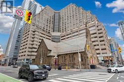 2207 - 175 CUMBERLAND STREET Toronto, ON M5R 3M9