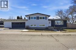163 Lloyd CRESCENT  Regina, SK S4R 6B9