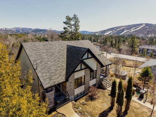29 Av. des Érables  Saint-Sauveur, QC J0R 1R4