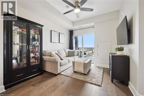 255 Northfield Drive E Unit# 610, Waterloo, ON - Indoor Photo Showing Living Room