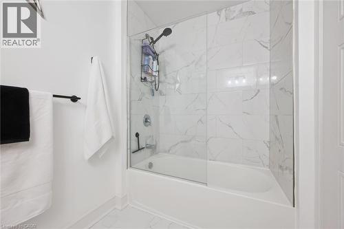 255 Northfield Drive E Unit# 610, Waterloo, ON - Indoor Photo Showing Bathroom