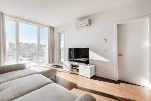 Living Room - 605-315 Rue Richmond, Montréal (Le Sud-Ouest), QC - Indoor Photo Showing Living Room