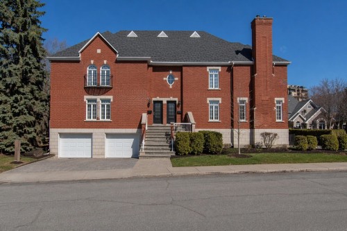 4727 Crois. des Îles  Laval (Chomedey), QC H7W 5J2