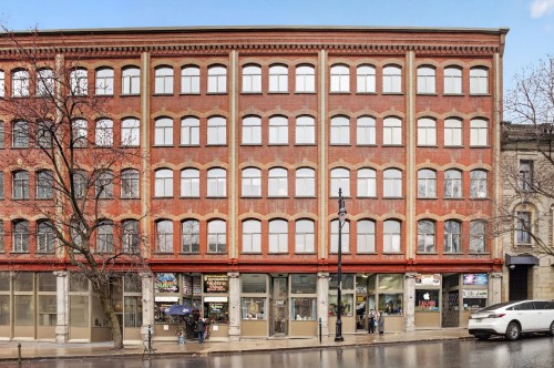 Exterior - 2008 Boul. St-Laurent, Montréal (Ville-Marie), QC 