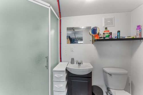 Garçonnière - 7 35E Avenue E., Blainville, QC - Indoor Photo Showing Bathroom