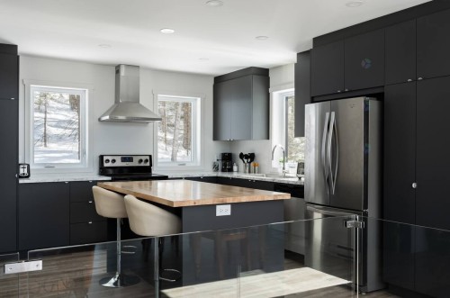 Cuisine - 12 Rue André Gingras, Saint-Donat, QC - Indoor Photo Showing Kitchen