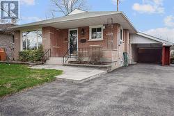 68 ATHABASCA STREET Oshawa, ON L1H 7H6