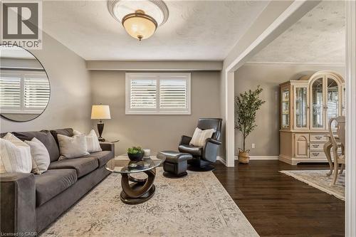 263 Guildwood Drive, Hamilton, ON - Indoor Photo Showing Living Room
