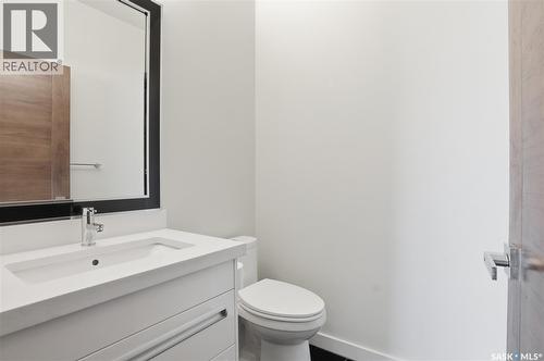 446 Pichler Crescent, Saskatoon, SK - Indoor Photo Showing Bathroom