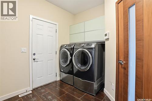 446 Pichler Crescent, Saskatoon, SK - Indoor Photo Showing Laundry Room