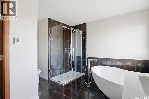446 Pichler Crescent, Saskatoon, SK - Indoor Photo Showing Bathroom