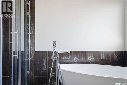 446 Pichler Crescent, Saskatoon, SK - Indoor Photo Showing Bathroom